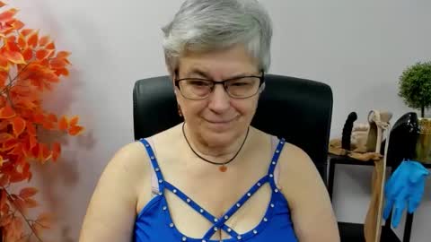 Snapshot of iris_xdesire chatting on September 18, 6:34 am I R I S online show from September 18, 6:34 am