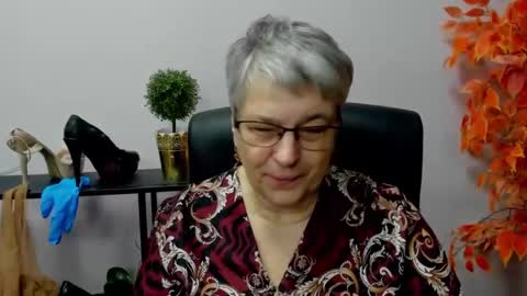 Snapshot of iris_xdesire chatting on December 19, 7:29 am I R I S online show from December 19, 7:29 am