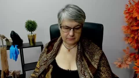 Snapshot of iris_xdesire chatting on January 28, 7:22 am I R I S online show from January 28, 7:22 am