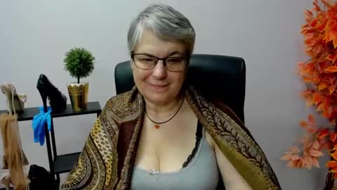 Snapshot of iris_xdesire chatting on January 29, 7:57 am I R I S online show from January 29, 7:57 am