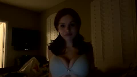 irisbabyyyyyyy online show from March 7, 5:36 am