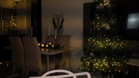 isa_____ online show from December 3, 12:57 am