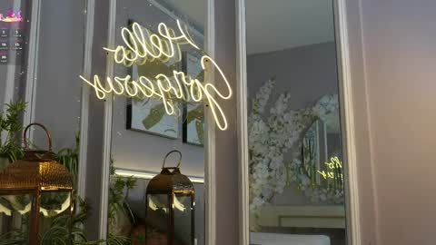 isa_montiel online show from April 14, 8:31 pm