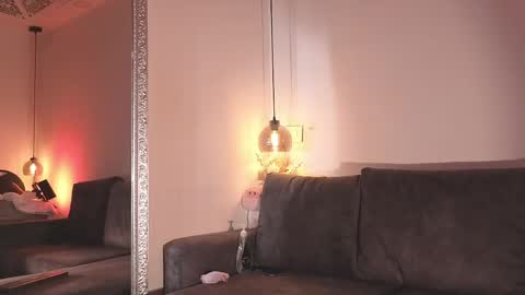 Isabela online show from April 13, 12:06 pm