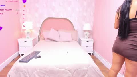 isabella__milf online show from April 7, 7:05 pm