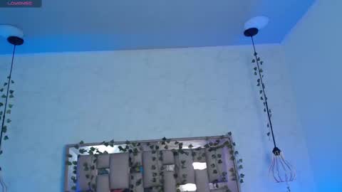 Isa Online 11pm to 5am Colombia time online show from October 19, 6:04 am