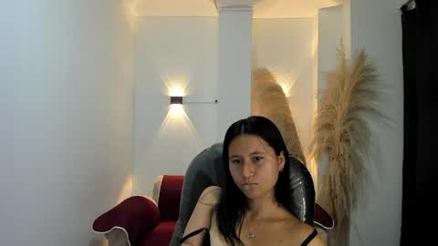 Isabella online show from May 9, 8:16 am