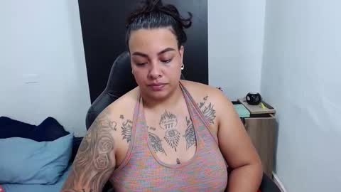  estefania online show from February 5, 10:51 am