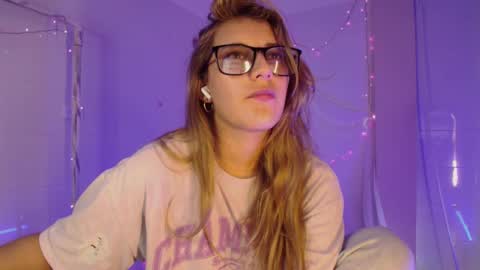 Isabella Rros online show from December 2, 7:49 pm