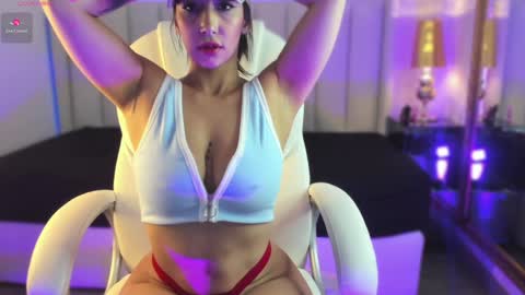 Isa  online show from January 18, 9:02 pm