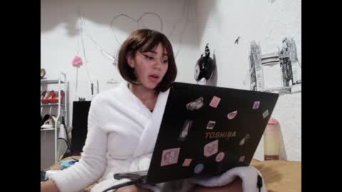 isabelle_sara online show from April 15, 3:51 am