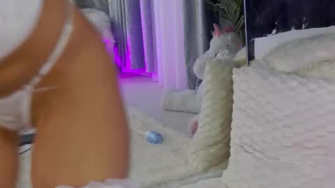 IsabelleEthan online show from April 21, 1:42 am