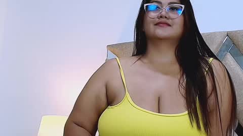 Snapshot of isabellmendez_ chatting on March 12, 6:32 pm IsabellMendez online show from March 12, 6:32 pm
