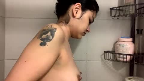 Isa online show from December 18, 2:53 am