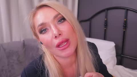 isadoradunkan online show from February 16, 3:47 am