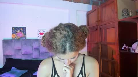 Isabela  online show from September 24, 7:07 am