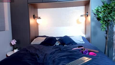 I S A  S AN D E R S  online show from October 22, 8:03 pm