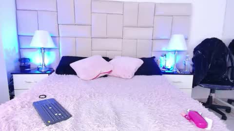 Pauli online show from April 21, 2:57 pm