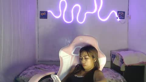 Snapshot of its_andrea chatting on October 13, 8:28 am its andrea online show from October 13, 8:28 am