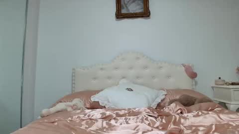 itschanelxx online show from February 9, 10:20 am