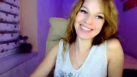Snapshot of itslunaday chatting on October 10, 10:14 pm itslunaday online show from October 10, 10:14 pm