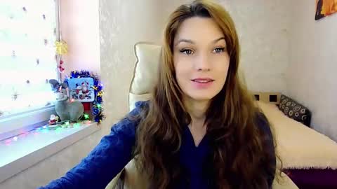 Snapshot of itslunaday chatting on December 14, 11:39 am itslunaday online show from December 14, 11:39 am