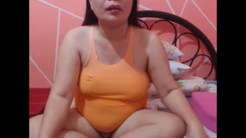 Snapshot of itsme_kitty chatting on February 13, 11:37 pm Kitty online show from February 13, 11:37 pm