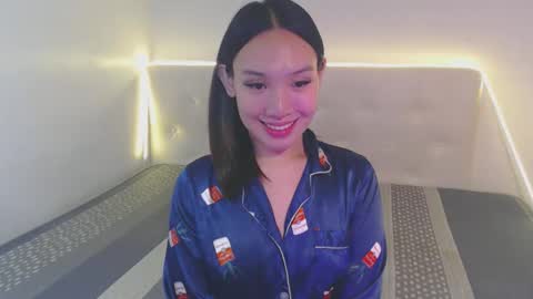 QUEEN online show from November 14, 6:24 am