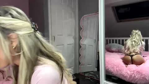 Lola online show from October 15, 11:18 pm