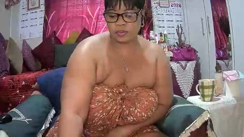 itumeleng74 online show from February 15, 6:16 am