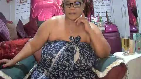 itumeleng74 online show from February 5, 3:59 pm