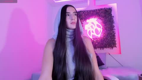 Itzel  online show from May 31, 5:41 pm