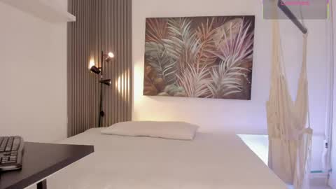 ivania_lua online show from May 21, 11:30 am