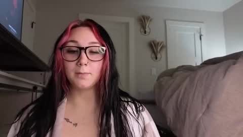 ivey jade online show from November 26, 9:10 am