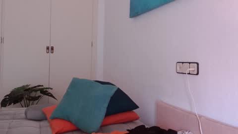 Snapshot of ivonne_hilton chatting on January 9, 8:45 am Ivonne online show from January 9, 8:45 am