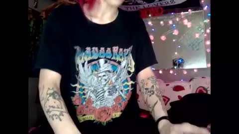 ivorytrixx online show from February 3, 6:33 am