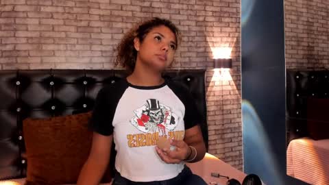 Snapshot of ivy_copper1 chatting on January 24, 10:19 pm Ig ivycopper1 online show from January 24, 10:19 pm