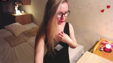 Snapshot of ivy_luv chatting on December 8, 10:36 pm Ivy online show from December 8, 10:36 pm