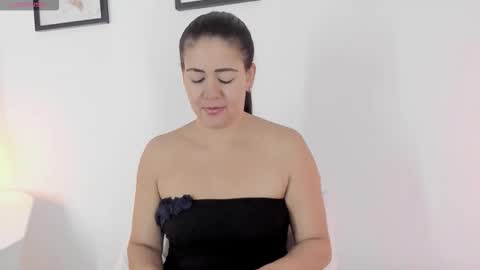 Ivy  online show from November 20, 3:02 pm