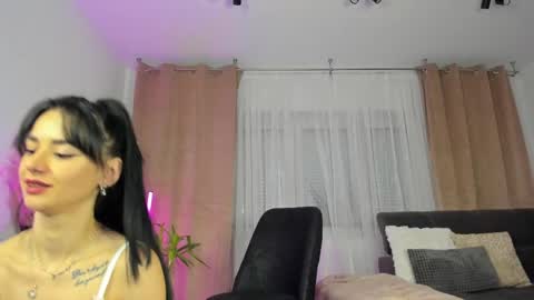 Jacqueline online show from May 28, 2:20 am