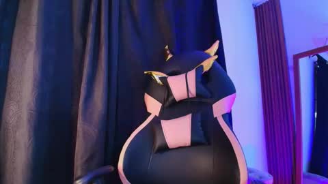 Jade  online show from January 13, 9:30 pm