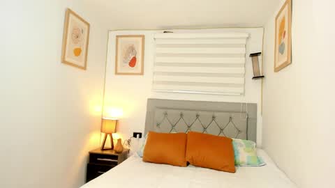 Jade smile online show from December 19, 3:30 pm