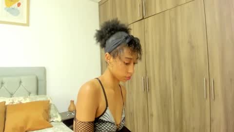 Jade smile online show from September 24, 4:17 pm