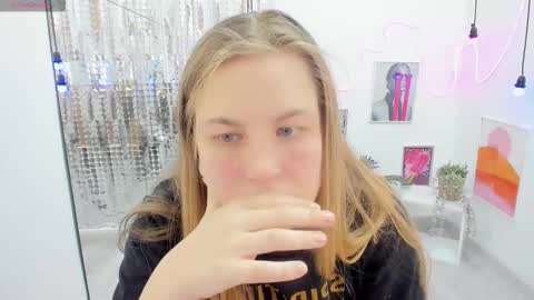 Jade online show from February 21, 8:49 pm