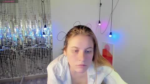 Jade online show from December 22, 1:33 pm