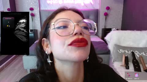 Snapshot of jade_storm_ chatting on December 13, 8:25 pm JADE online show from December 13, 8:25 pm
