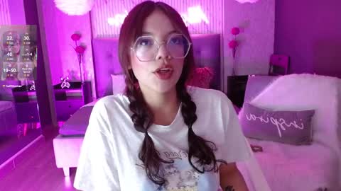 Snapshot of jade_storm_ chatting on September 23, 9:02 pm JADE online show from September 23, 9:02 pm
