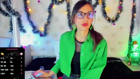 jade white  online show from December 26, 12:49 pm