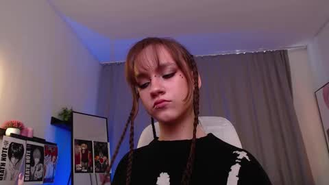 jamie_chung online show from March 12, 3:42 am