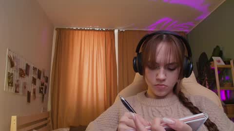 jamie_chung online show from April 9, 6:19 am